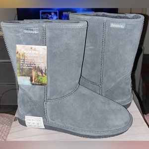 Brand new Never before worn bearpaw boots size 9 color grey